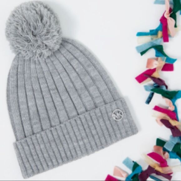 Michael Kors Pom Beanie - Picture 4 of 6